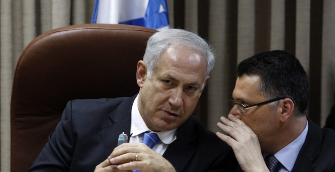 ساعر يتراجع عن اتفاقه مع نتنياهو! أبلغ رئيس وزراء الاحتلال تخليه عن قبول وزارة الجيش خلفاً لغالانت