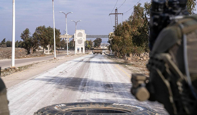 إسرائيل قررت تدمير القدرات العسكرية السورية: غارات مكثفة وتوغلات برية