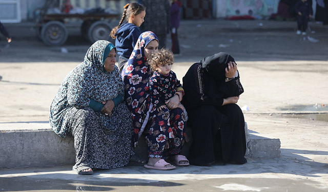 شهداء بدير البلح وإصابة مرضى بمستشفى كمال عدوان ومقتل ضابط وجنديين إسرائيليين ببيت حانون