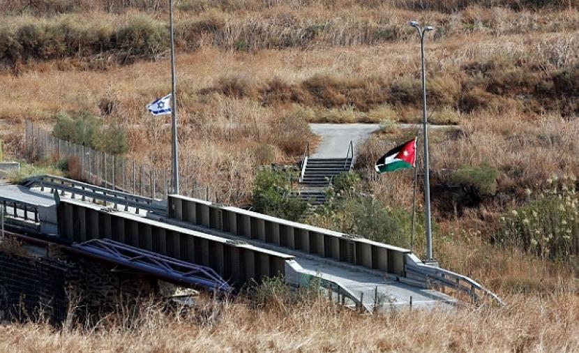 نتنياهو يتجه لإغلاق الحدود مع الأردن