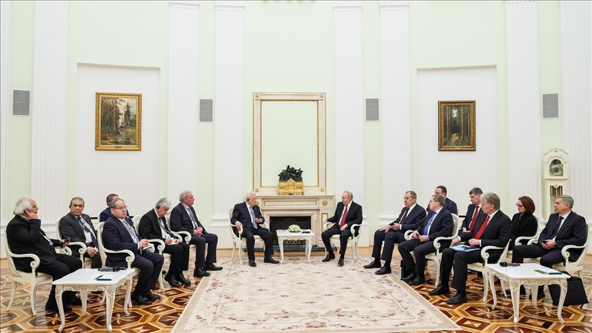 خلال لقائه بوتين.. عباس يجدد مطالبه بوقف الاستيطان الإسرائيلي