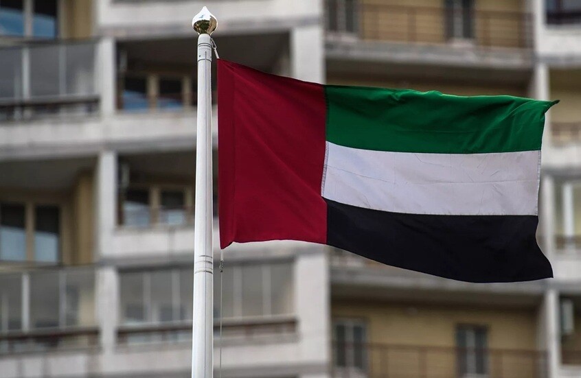 أطلقت آليات الاحتلال الإسرائيلي، صباح اليوم الثلاثاء، نيرانها غربي رفح جنوبي قطاع غزة المحاصر، بعد ساعات على استشهاد أربعة فلسطينيين، بينما يواصل جيش الاحتلال خرقه اتفاق وقف إطلاق النار في القطاع، وسط تحذيرات من كارثة إنسانية من جراء اشتداد البرد، واستمرار الهجمات. وتتجه الأنظار إلى معبر رفح الذي ينتظر فتحه لعبور الفلسطينيين بالتزامن مع بدء المرحلة الثانية من اتفاق وقف إطلاق في القطاع الذي تعرض لحرب إبادة إسرائيلية على مدار عامَين، بعد إعلان جيش الاحتلال، أمس الاثنين، العثور على جثة الأسير الإسرائيلي الأخير