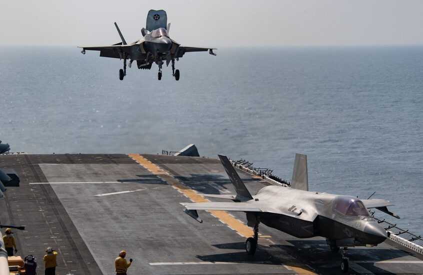 تعزيزات عسكرية غير مسبوقة.. أكثر من 50 مقاتلة تصل المنطقة خلال 24 ساعة استعدادا لضرب إيران