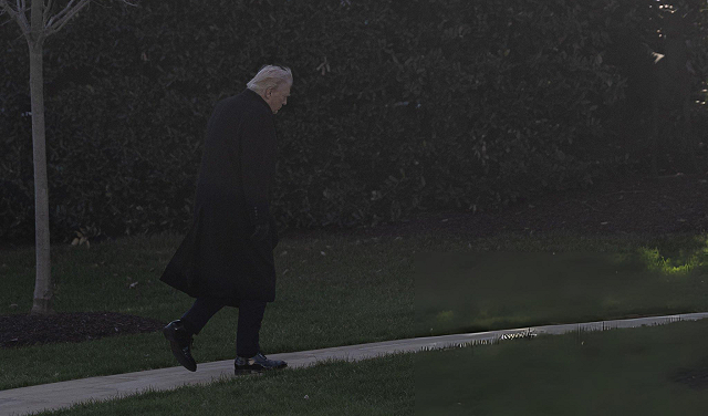 تقرير: ترامب أعلن عن تقدم المحادثات بعدما حصل على موافقة خامنئي لإنهاء الحرب