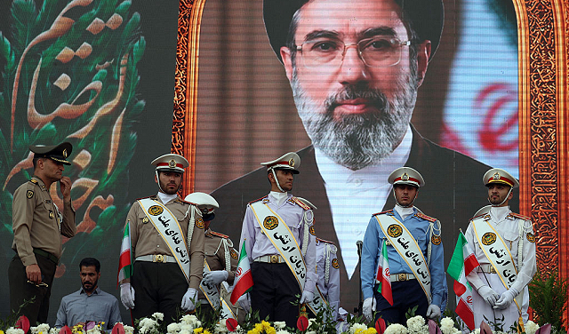 تقرير: اتفاق واشنطن وطهران يفتح الباب أمام مكاسب اقتصادية ضخمة للحرس الثوري