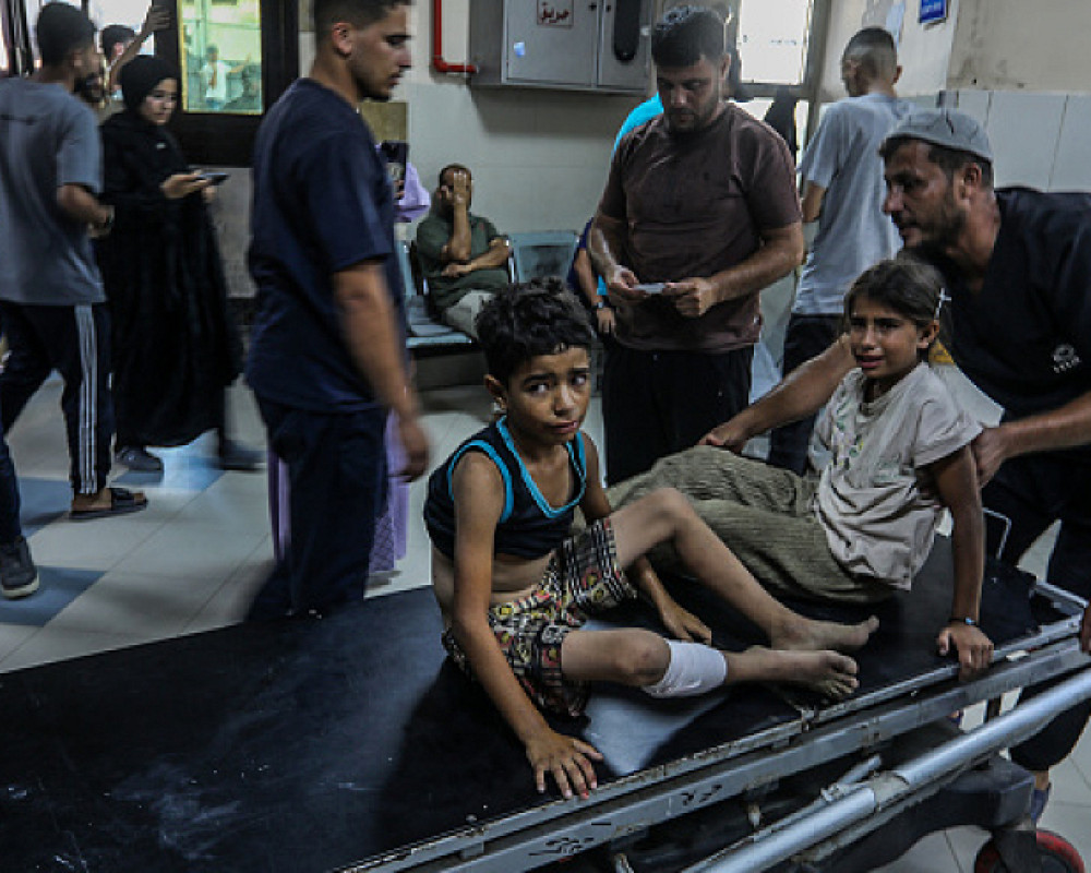 قصف إسرائيلي وإصابات بين النازحين في غزة