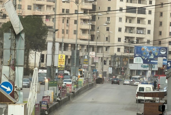 لليوم الثاني.. الاحتلال يواصل اقتحام كفر عقب وتعليق الدوام في المدارس