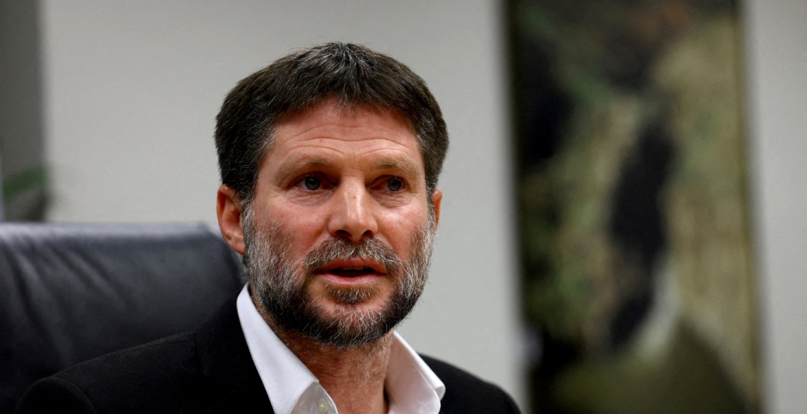 سموتريتش يعلن شرعنة 3 بؤر استيطانية بالضفة.. وجيش الاحتلال يرصد ميزانية لتحصين مركبات ضد عبوات المقاومة