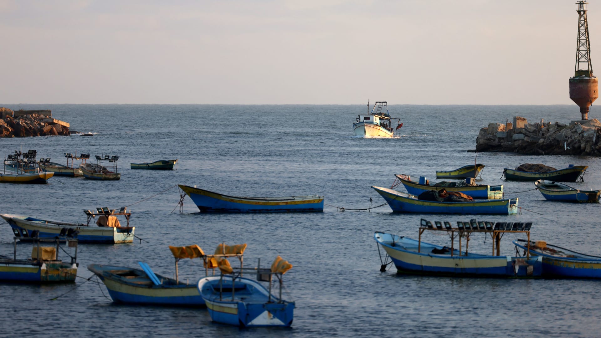 القناة 14: حماس شريكة في بناء الميناء المؤقت بغزة