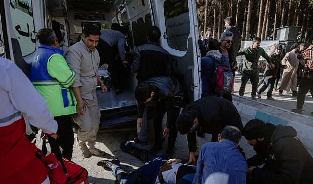 إيران: مقتل 5 عناصر أمن في "هجوم إرهابي" استهدف نقطتين أمنيتين.. وقتل 8 مسلّحين