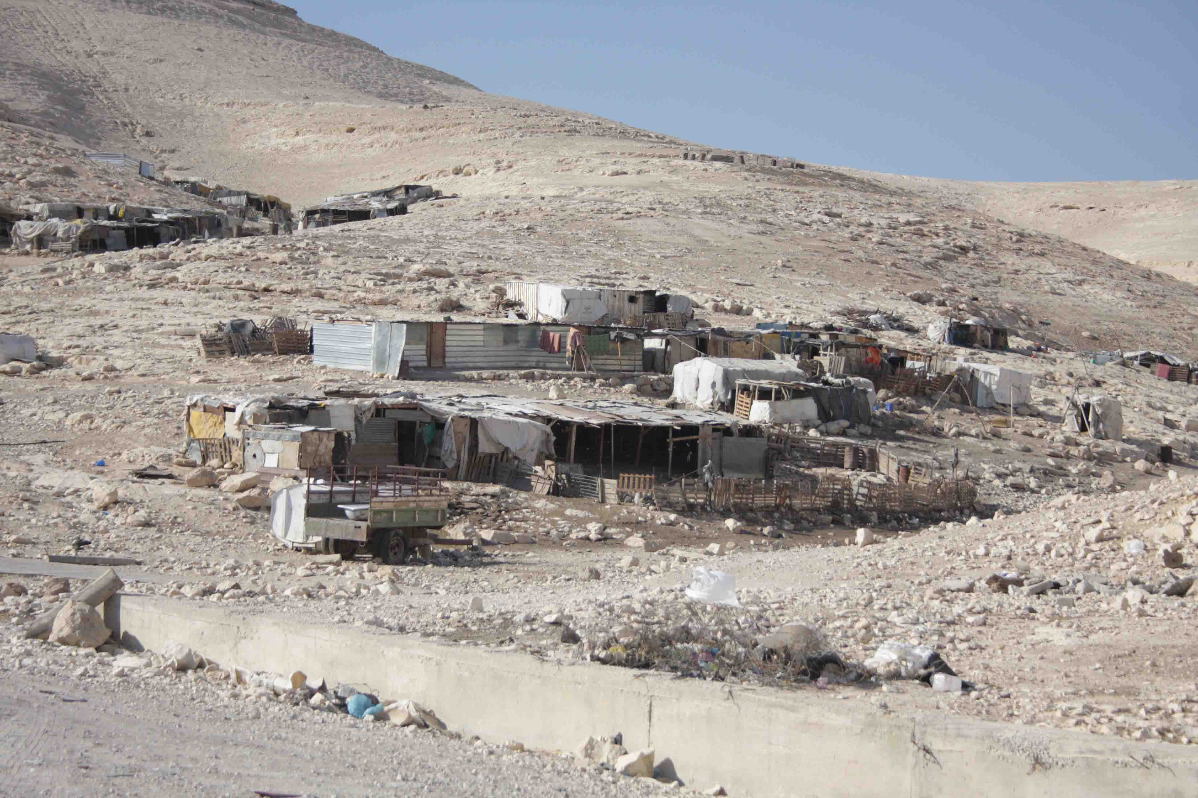 عمليات هدم واسعة تستهدف تجمعات البدو شرق القدس