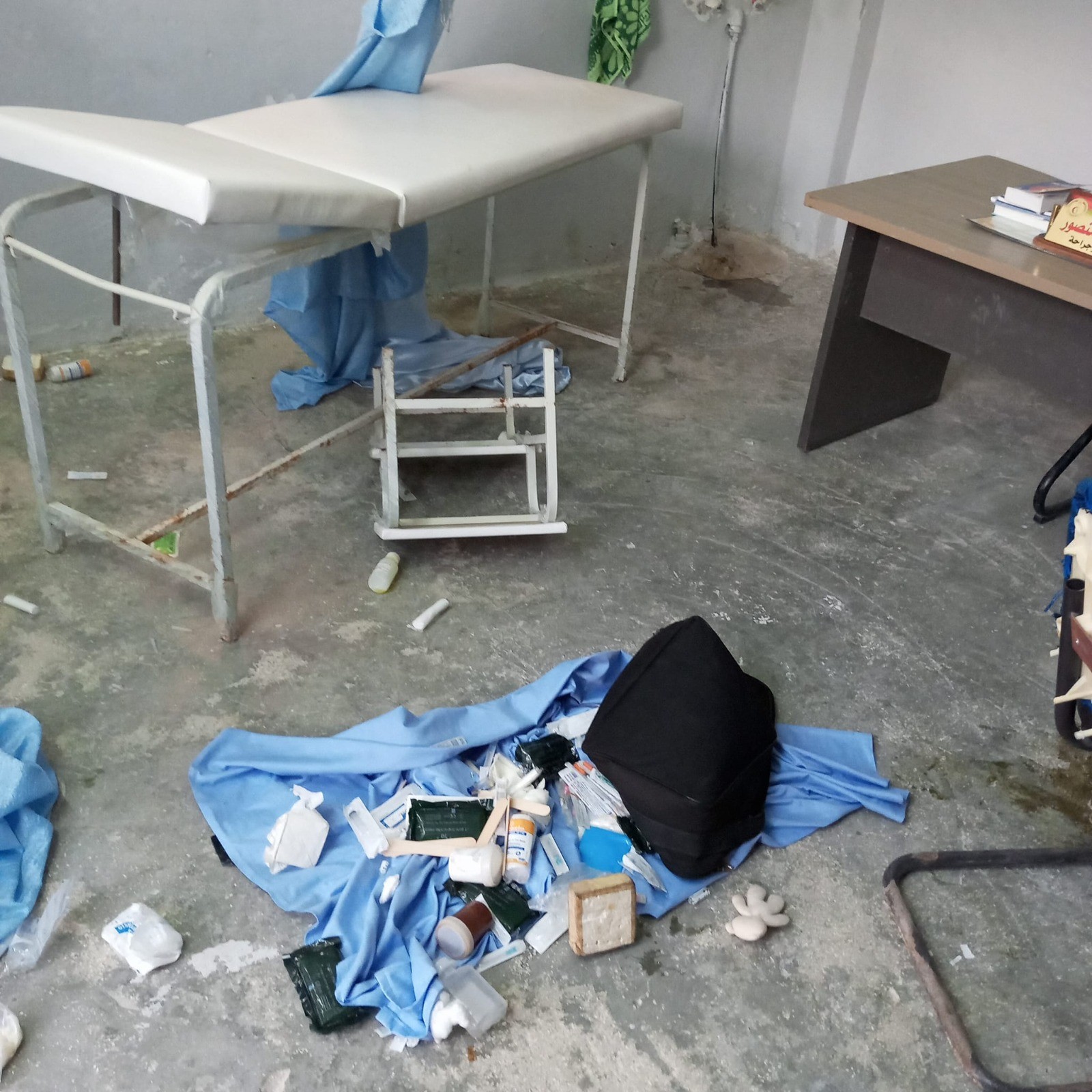الاحتلال يعتقل 3 شبان ويحطّم عيادة طبيب جنوب نابلس