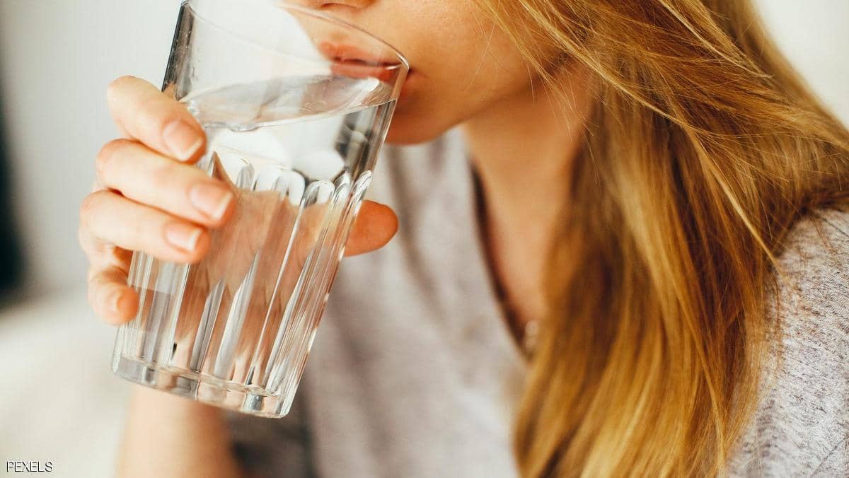 كم كوب ماء يجب أن نشرب يوميا؟