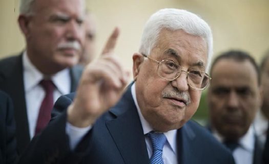 عباس لماكرون: لن نقبل أن تتحدث أي دولة باسم الشعب الفلسطيني