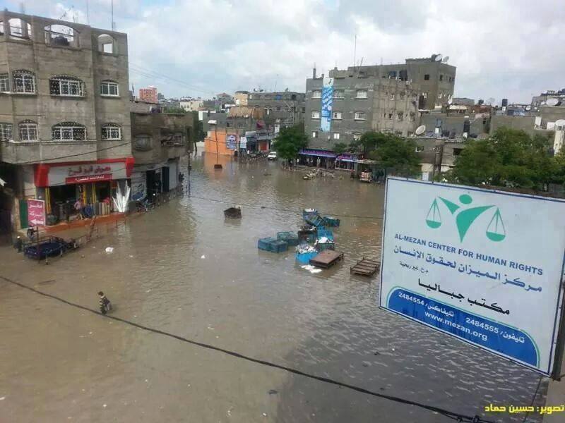 غزة: الدفاع المدني يطالب اصحاب البيوت الأرضية في منطقة النفق بإخلاء منازلهم امطار غزة