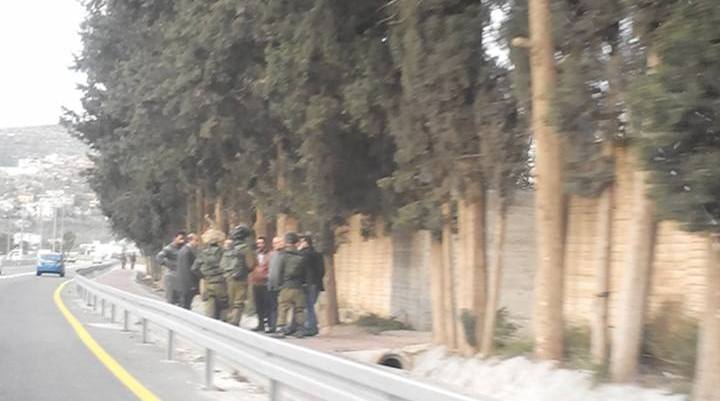 الاحتلال يحاصر مدرسة 'اللبن الساوية' ويمنع الطلبة من دخولها الاحتلال يحاصر مدرسة اللبن