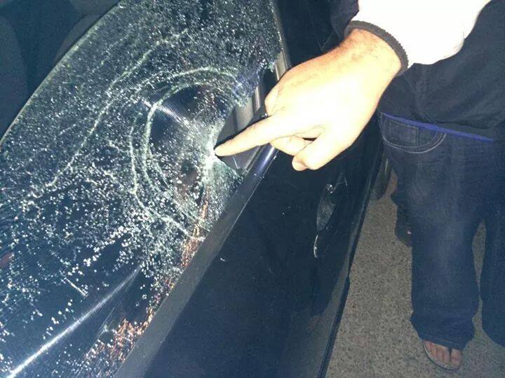 مستوطنون يطلقون النار على شاب قرب سلواد صورة سيارة