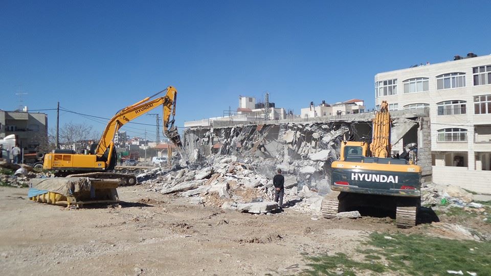 الاحتلال يهدم منزلًا في بيت حنينا شمال القدس صورة أرشيفية