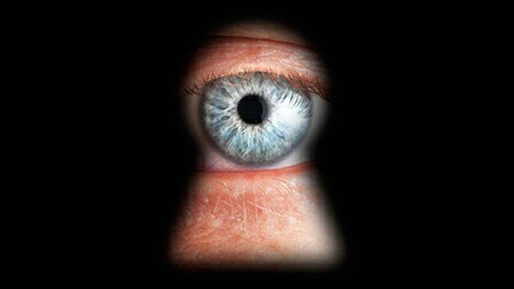 عملاء سابقون يعترفون: CIA زرعت عشرات الجواسيس بروسيا إستمع