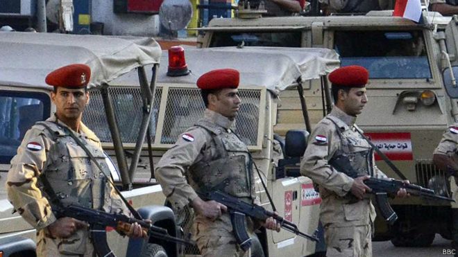 مقتل 3 محتجين في مواجهات بالقاهرة قوات الأمن المصري
