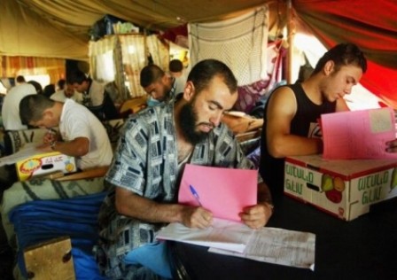 1027 أسيراً تقدموا لامتحان الثانوية هذا العام ونسبة النجاح بلغت 69%
