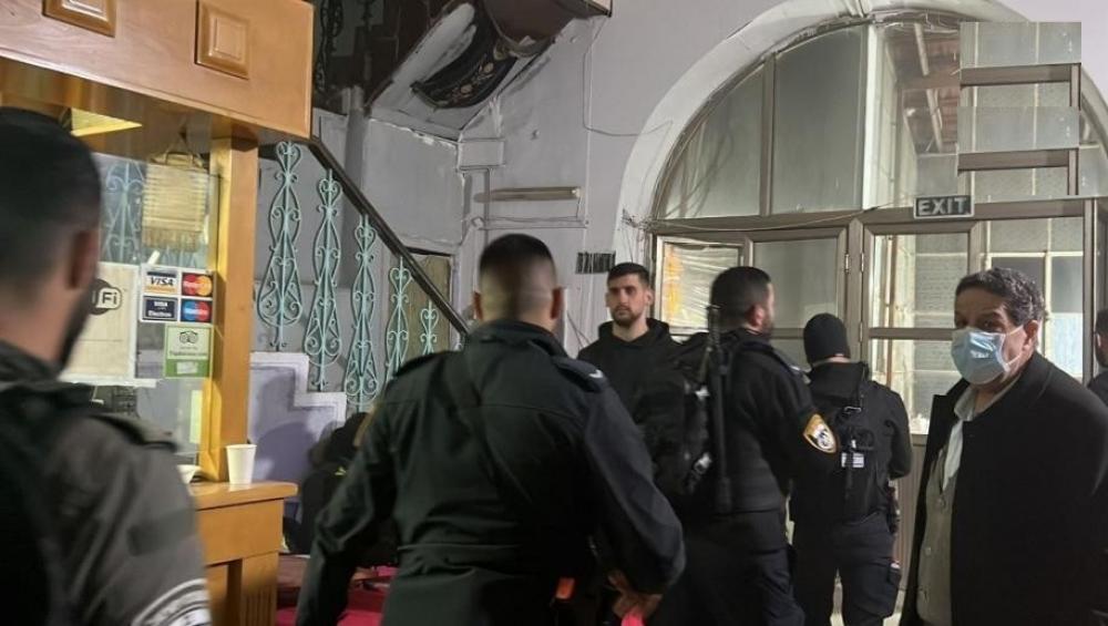 بطاركة الكنائس في القدس يُدينون استيلاء الاحتلال على فندق بالمدينة