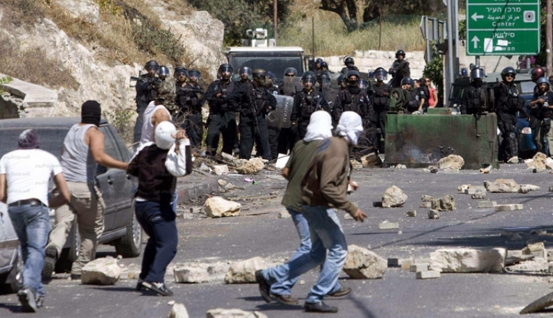 هآرتس: جيش الاحتلال يعمد إحداث إعاقات في أقدام الفلسطينيين