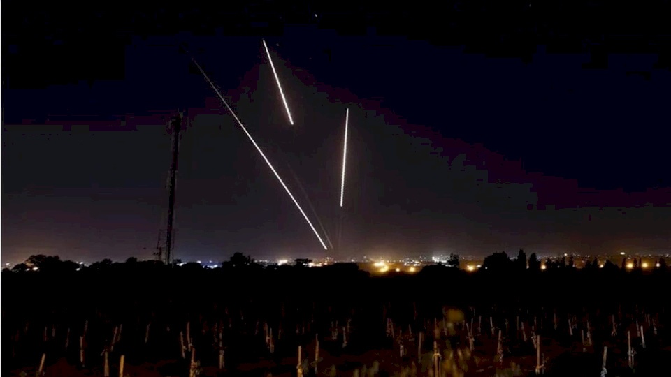 إطلاق صواريخ من غزة صوب مستوطنات الغلاف