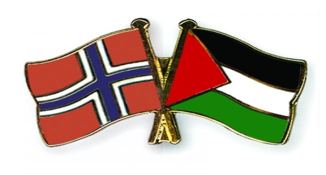 علم النرويج وفلسطين