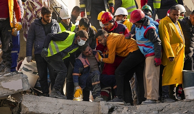 زلزال تركيا وسورية: عدد القتلى تجاوز 8 آلاف