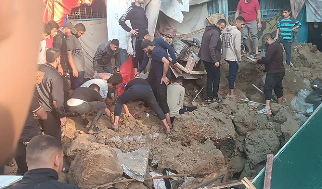 الحرب على غزة: عشرات الشهداء والجرحى بقصف مدرسة تؤوي نازحين في البريج