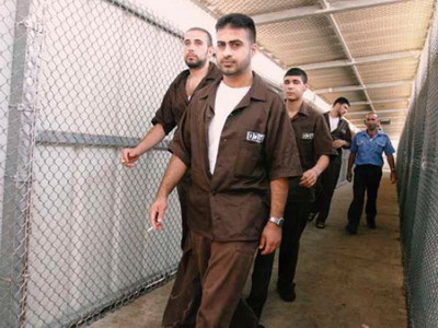 "اسرى حوارة": الادارة تقدم لنا طعام لا يليق حتى بالقطط الاسرى