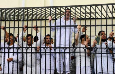 القضاء المصري يحكم على 8 من أنصار مرسي بالسجن 25 عاما