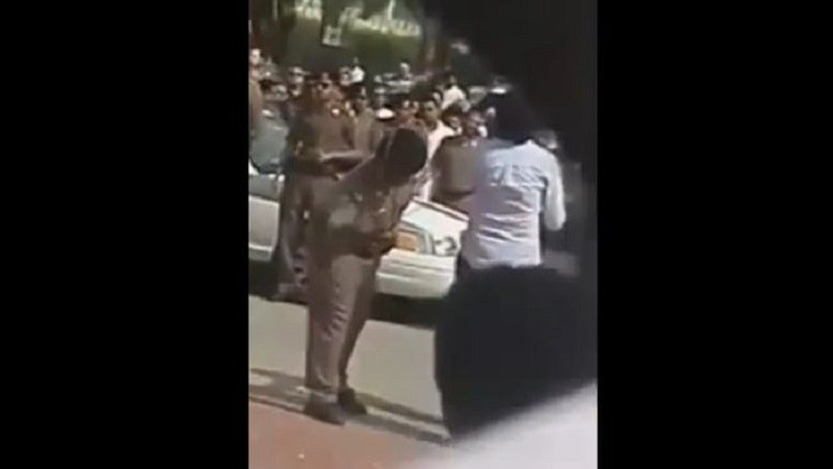 فيديو: جلد الناشط السعودي رائف بدوي