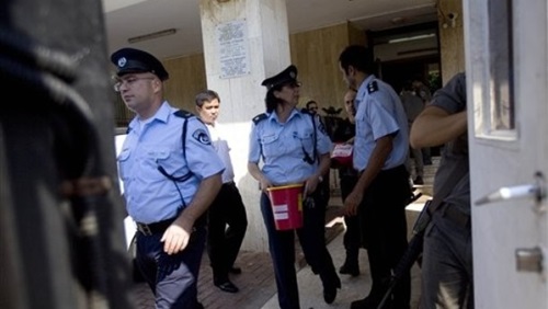 التحقيق مع 30 موظفا كبار بتهم فساد كبار الفساد