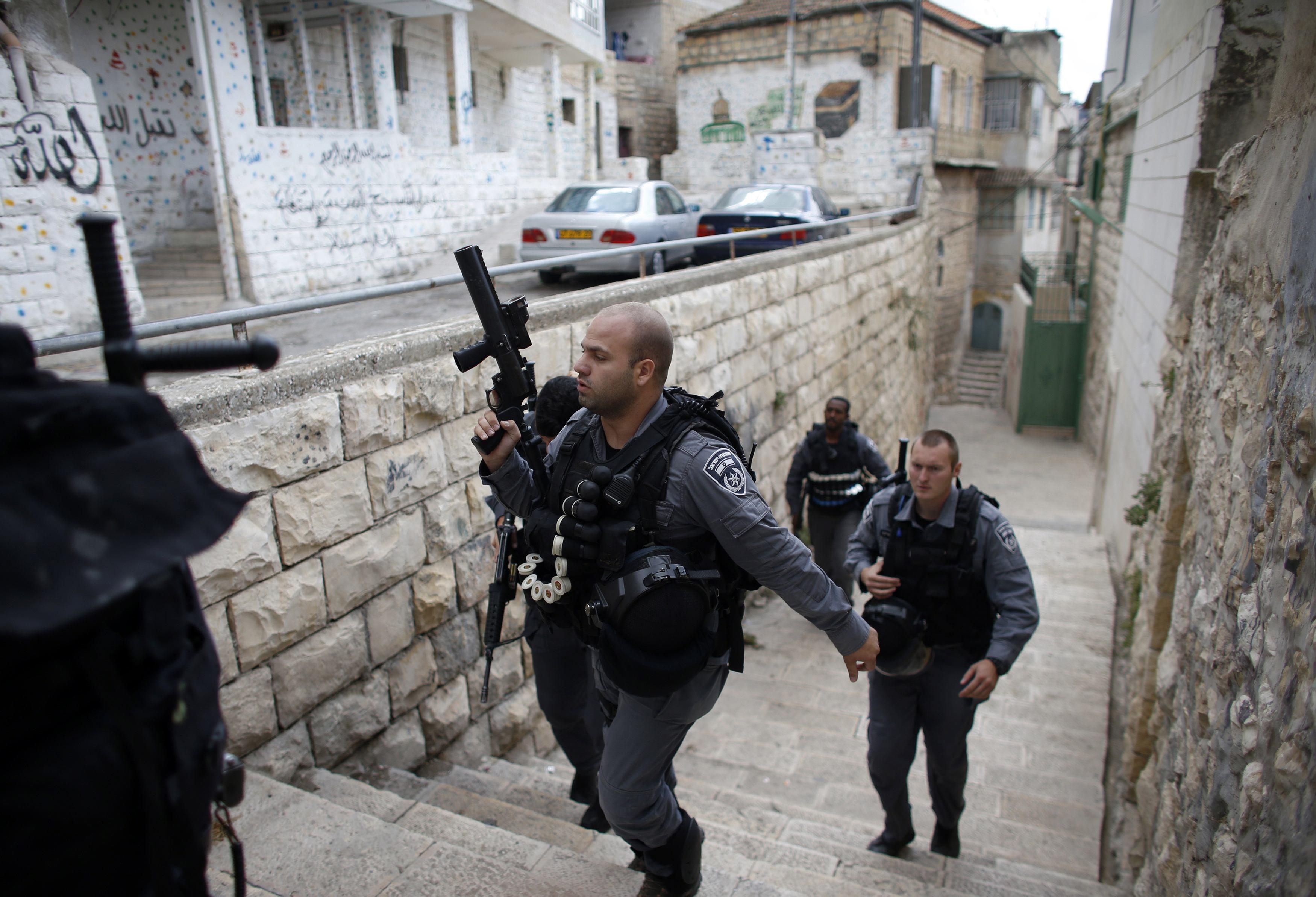 نتنياهو يدفع بـ 400 شرطي إسرائيلي إلى القدس 
