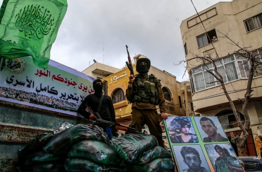 موقع عبري يتحدث عن قرب عقد صفقة تبادل بين حماس وإسرائيل