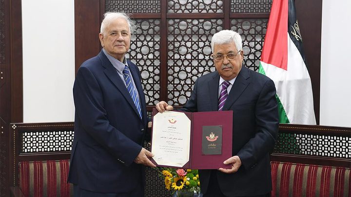 ناصر يُسلّم الرئيس محمود عباس رد حركة حماس حول الانتخابات