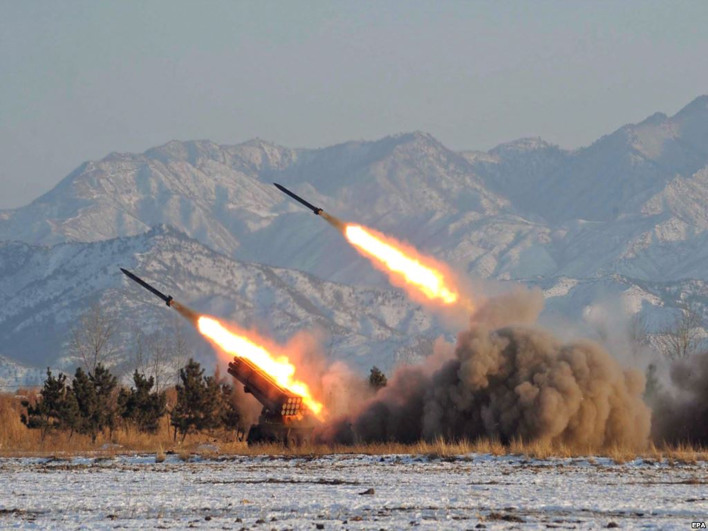 كوريا الشمالية تستعد لإطلاق صاروخي جديد