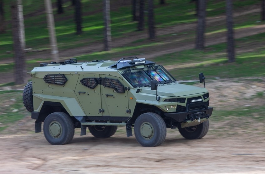 بالصور: الجيش الإسرائيلي يكشف عن مركبة عسكرية جديدة