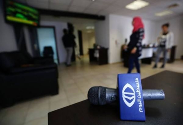 الاحتلال يمدد اعتقال الصحفيين عليات وجرادات 5 أيام الاحتلال يمدد اعتقال الصحفيين عليات وجرادات 5 أيام