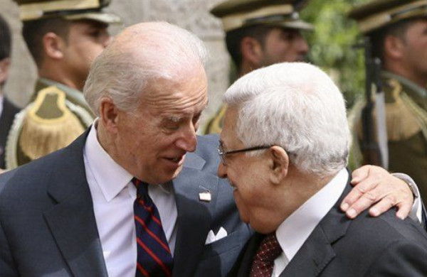 رويترز: بايدن يضع خطة لإعادة العلاقات مع الفلسطينيين