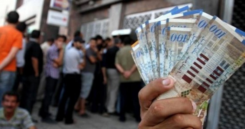 العسيلي ينفي تحديد موعد لصرف رواتب موظفي السلطة في غزة و الضفة