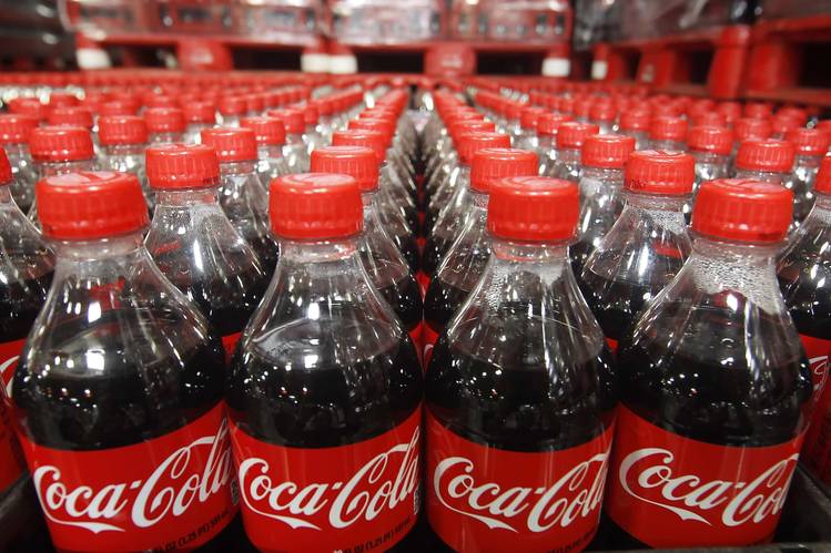 فيديو: "كوكا كولا" تسحب إعلانًا متهم بالعنصرية