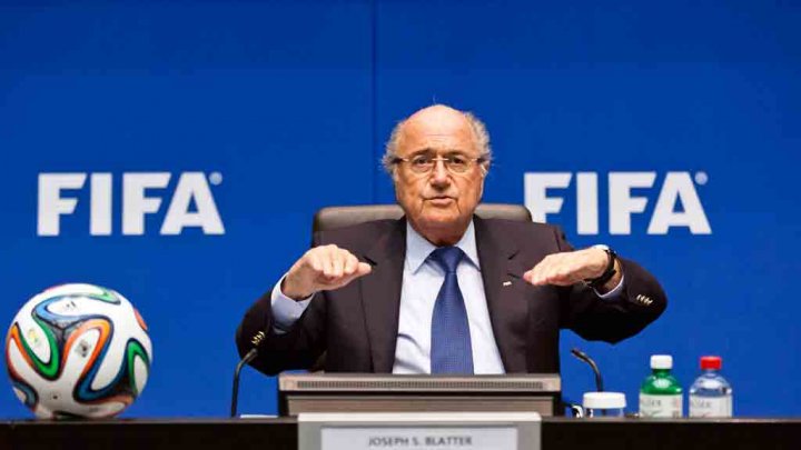 بلاتر: منح قطر تنظيم كأس العالم 2022 كان "خطأ" بلاتر