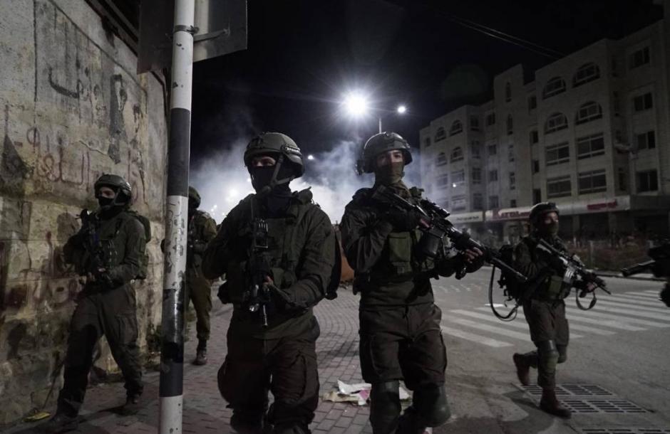 إصابة جندي.. الاحتلال يقتحم عدة مدن بالضفة