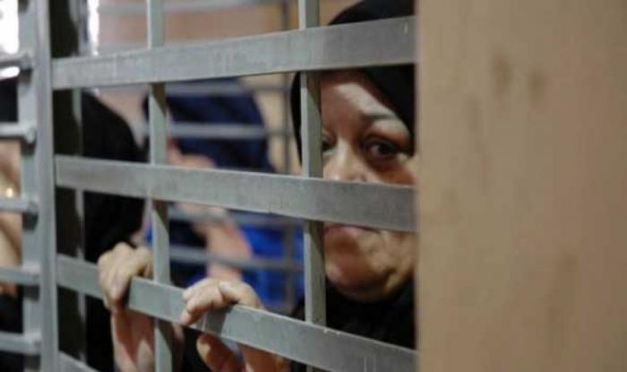 أسيرة تتعرض للتعذيب خلال التحقيق معها