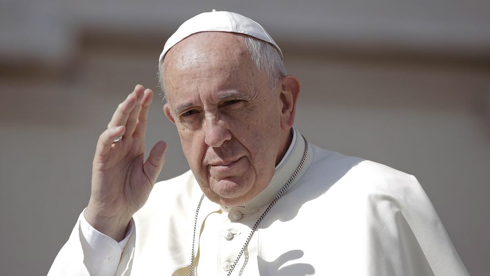 البابا يقول إن الكنيسة لا تريد "أموالًا قذرة"
