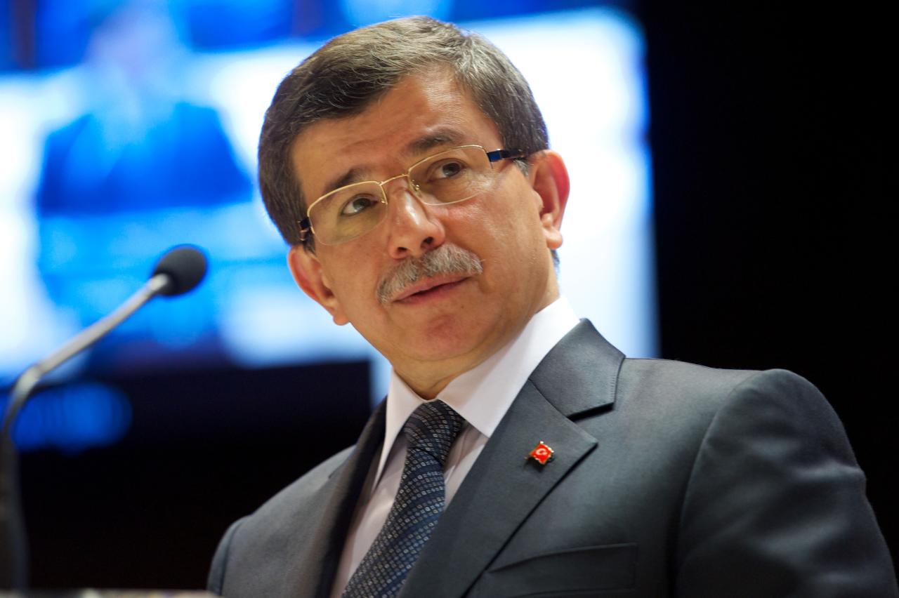 أوغلو: الدستور التركي الجديد سيُبقي النظام العلماني