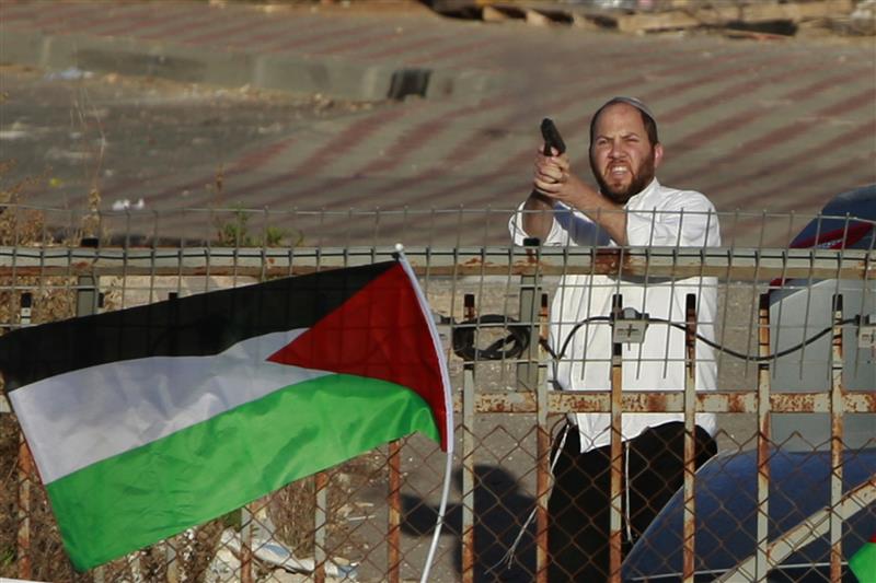 مستوطن يطلق النار على شبان بحزما مستوطن